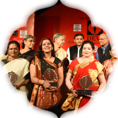 Devi awardees with Chief Minister Akhilesh Yadav and Prabhu Chawla