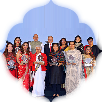 The 10 awardees of The Sunday Standard Devi Awards pose with their trophies. Also seen in the picture Union Minister Rajnath Singh and The New Indian Express Editorial Director Prabhu Chawla.