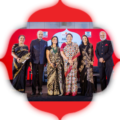 CEO of The New Indian Express Group Lakshmi Menon, Chairman of the Express Publications Manoj K Sonthalia along with his wife Kalpana, <br/>Union Minister Smriti Irani, Neha Sonthalia and editorial director of the New Indian Express Group Prabhu Chawla