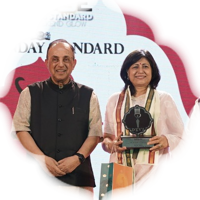 Seema Sapru receives award from Dr Subramanian Swamy