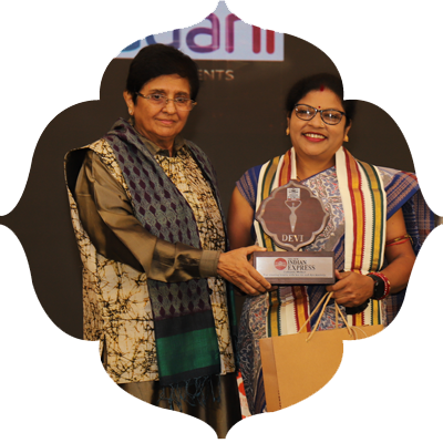 Artisan Sukanti Meher receives the award