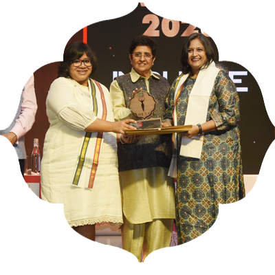 Anuradha Krishnamoorthy & Namrata Sundaresan, Founder, Kase receives  Devi Awards, in Chennai on Wednesday. Express / R.Satish Babu