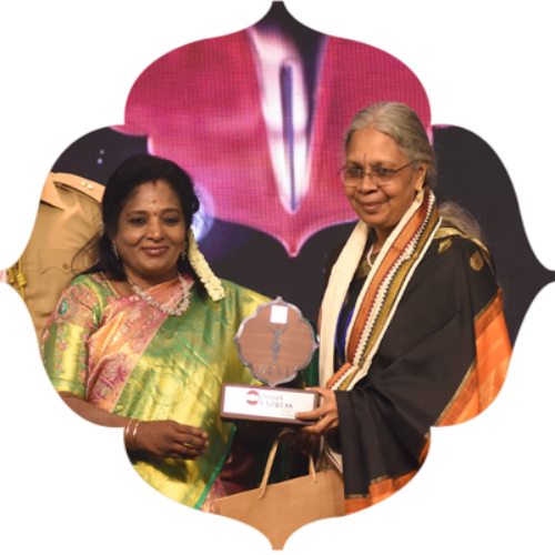 Annapurni subramaniam receive the Devi award from Governor of Puduchery and Telangana Tamilisai soundararajan