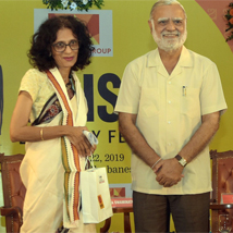 (L-R) Author Kalpana Swaminathan, Editorial Director of The New Indian Express Prabhu Chawla and <br/>Author Deepanjana Pal at the end of the session 'Synapse to Murder by Kalpish Ratna Transforming Fact into Fiction'