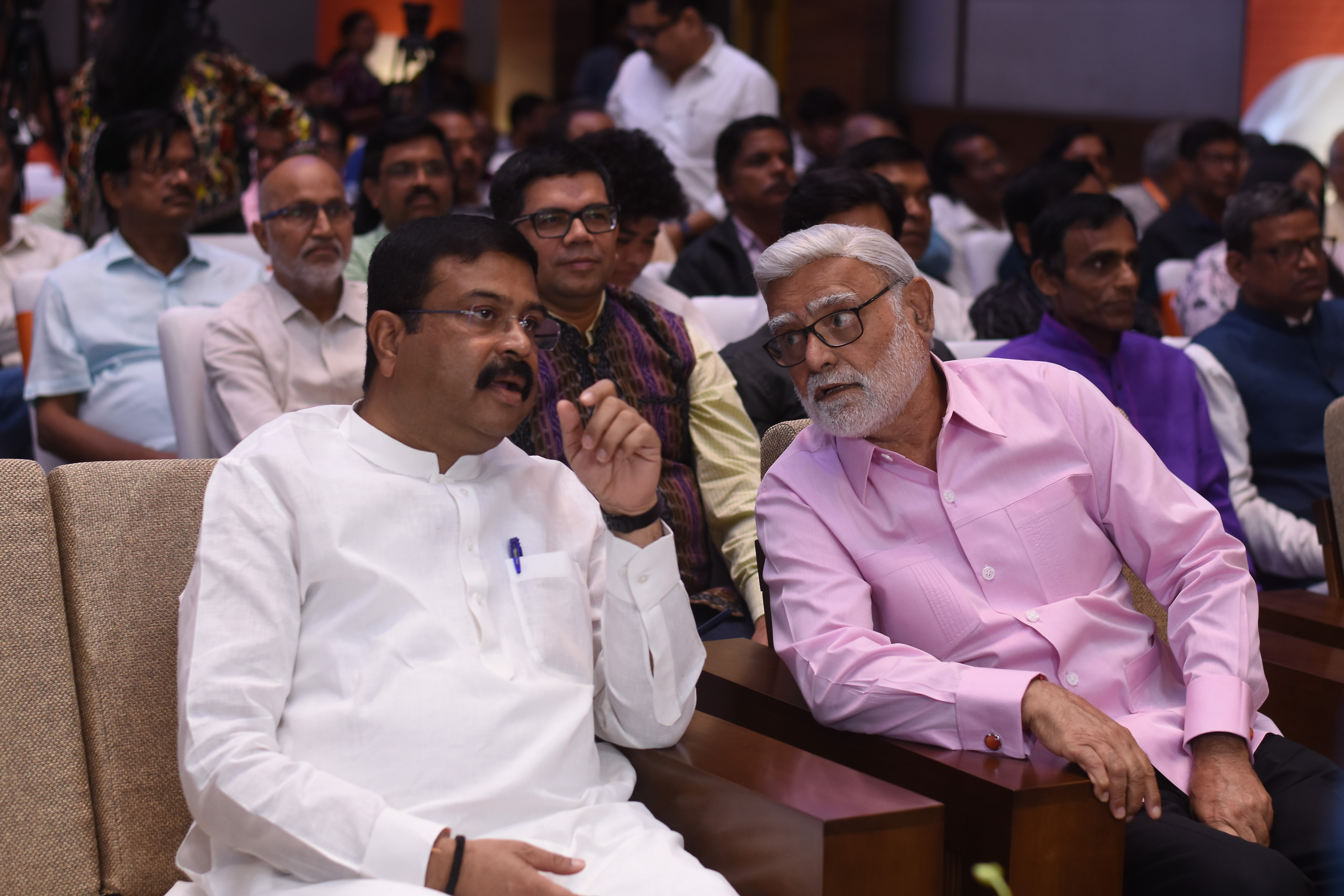 Bhubaneswar - Union Minister Dharmendra Pradhana and TNIE Editorial Director Prabhu Chawla share a moment on the first day of Odisha Literary Festival in Bhubaneswar. Express / DEBADATTA MALLICK