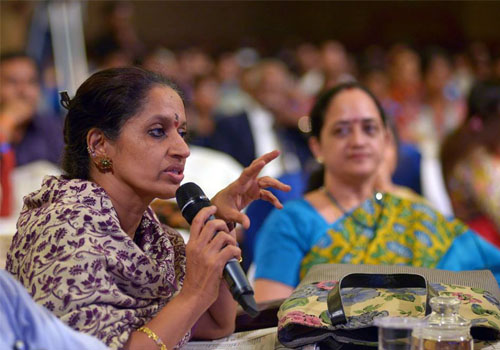 Lata Shenava, Trainer & Life Coach asks question to one of the speakers