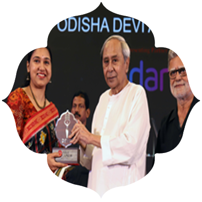 Former Chief Minister Naveen Patnaik presenting Odisha Devi Awards to Amrita Sabat
