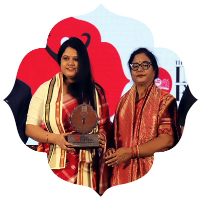 Madhusita Soren receving the Devi Awards