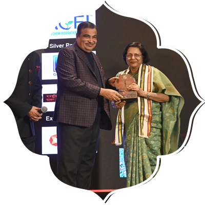 Union Road, Transport and Highways minister Nitin Gadkari, Prabhu Chawla( Editorial Director, New Indian Express) and Delhi CM Rekha Gupta present Devi award to Meenakshi Jain (MP).