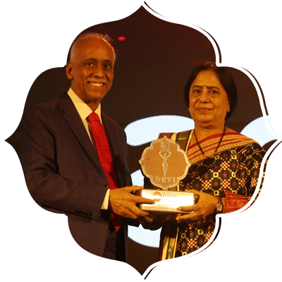 Anjani Reddy, Painter, Figurative art Pioneer receiving the award.