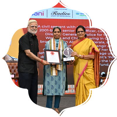 IPS officer Shyni S receives the Devi Award.
